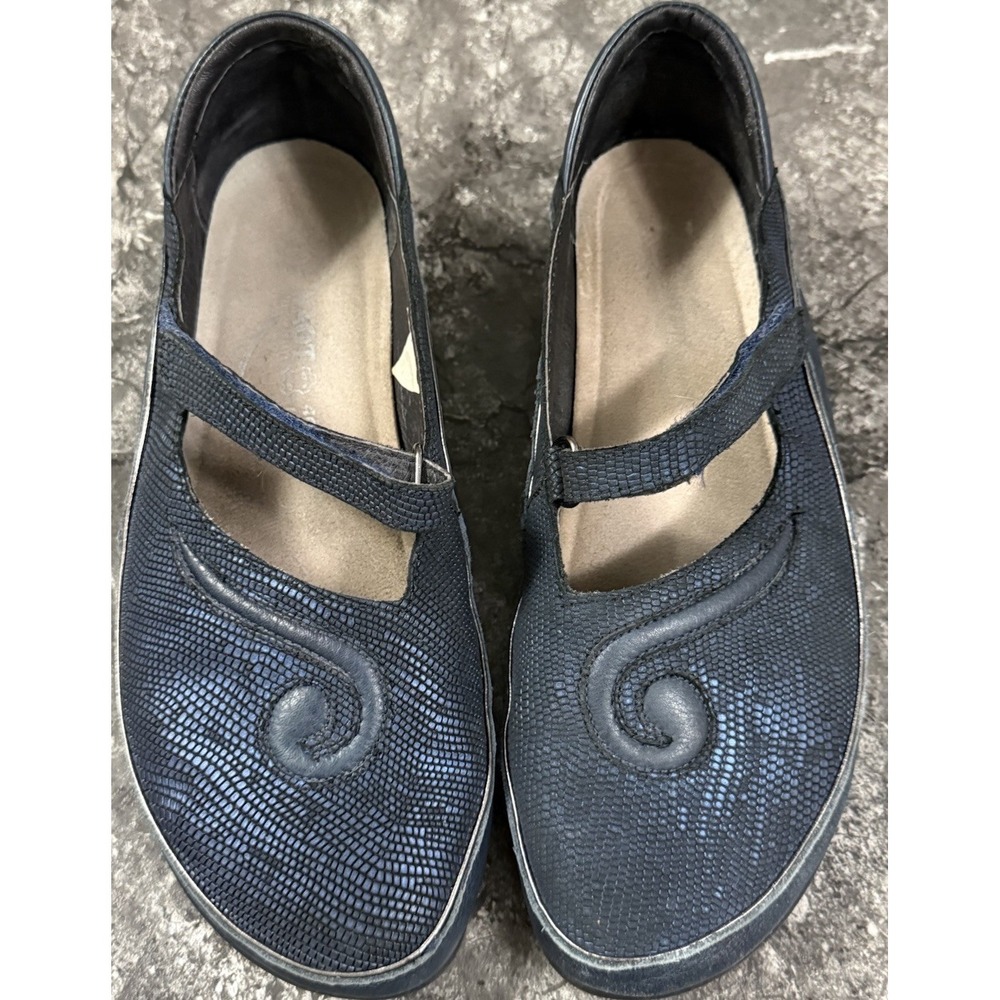 NAOT Womens Matai Textured Blue Leather Comfort Shoes Swirl Mary Jane 40/9